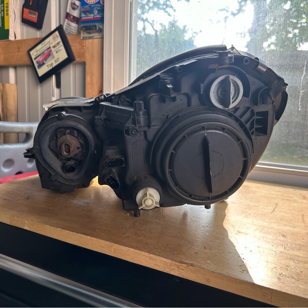 W211 Mercedes-Benz headlights halogen